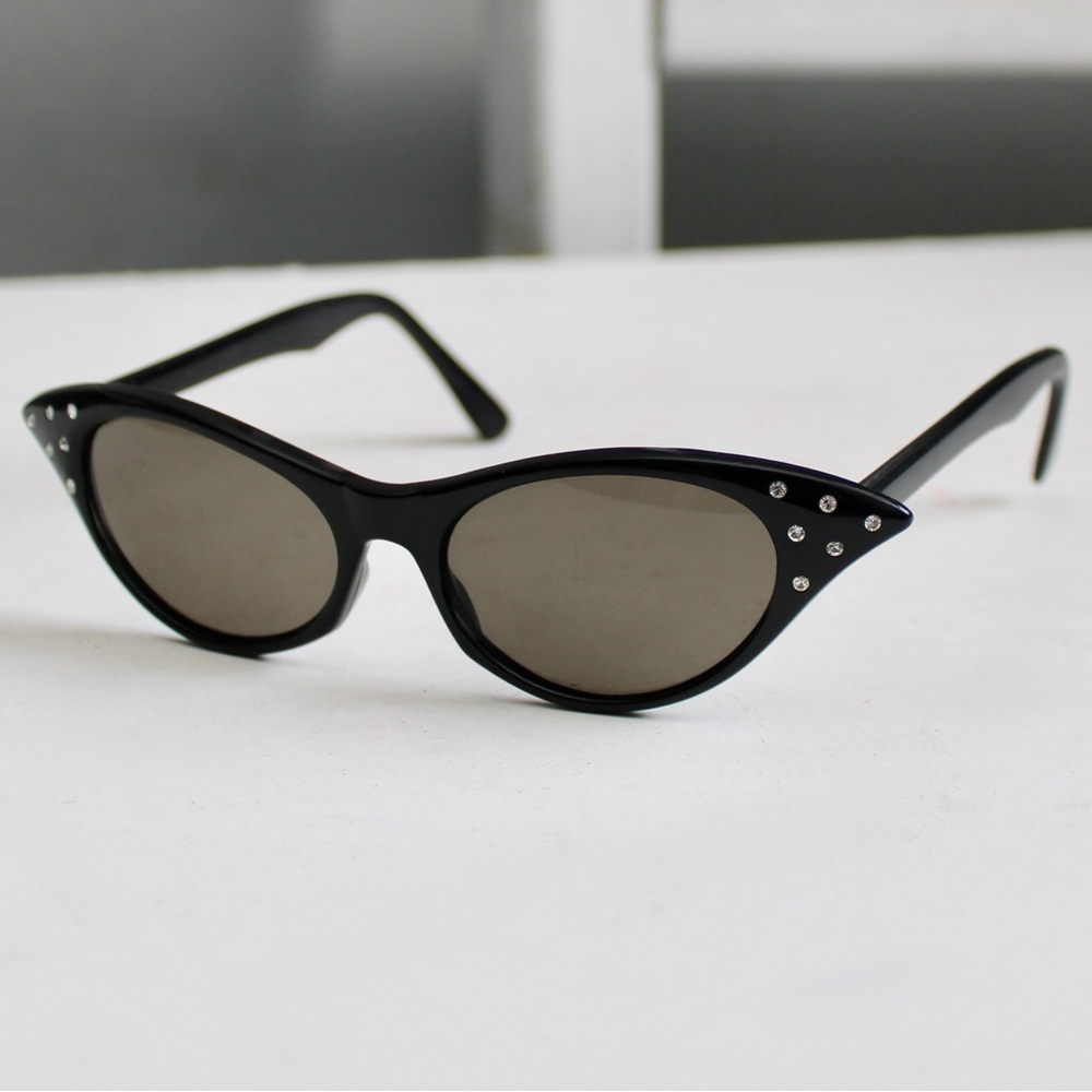 Vintage 1950's Women's Black Rhinestone Cat Eye Sunglasses